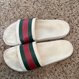 Men Gucci flip flop